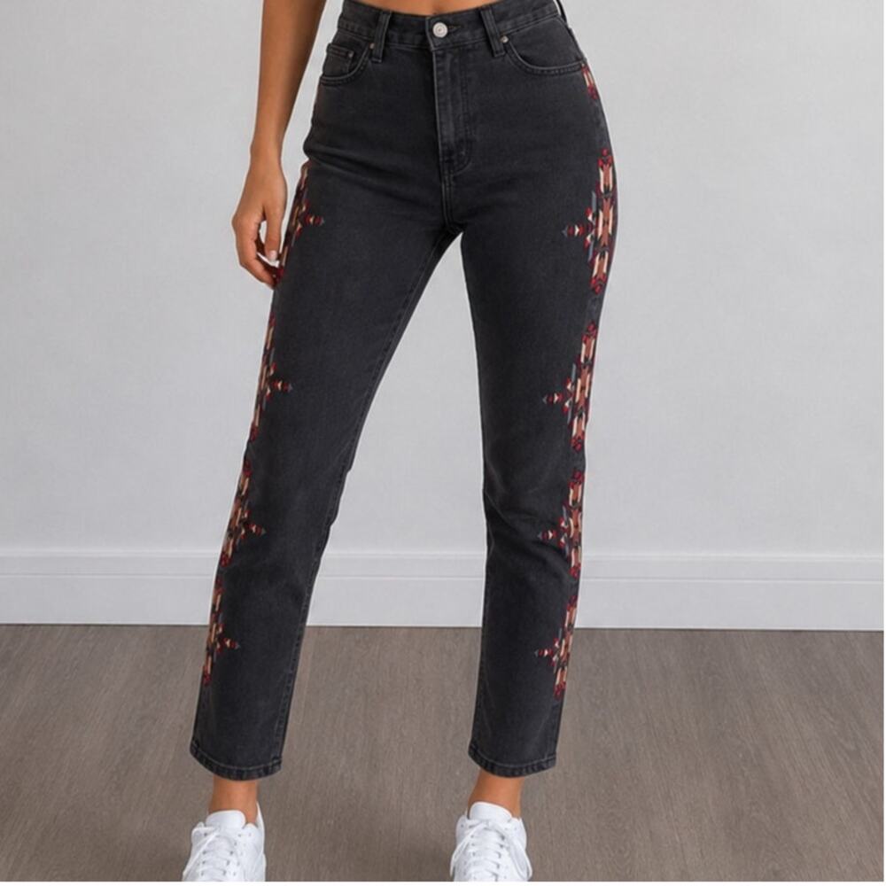 BDG🌿High Rise Cigarette Ankle Jeans Women’s 25 Black Aztec Embroidered Skinny